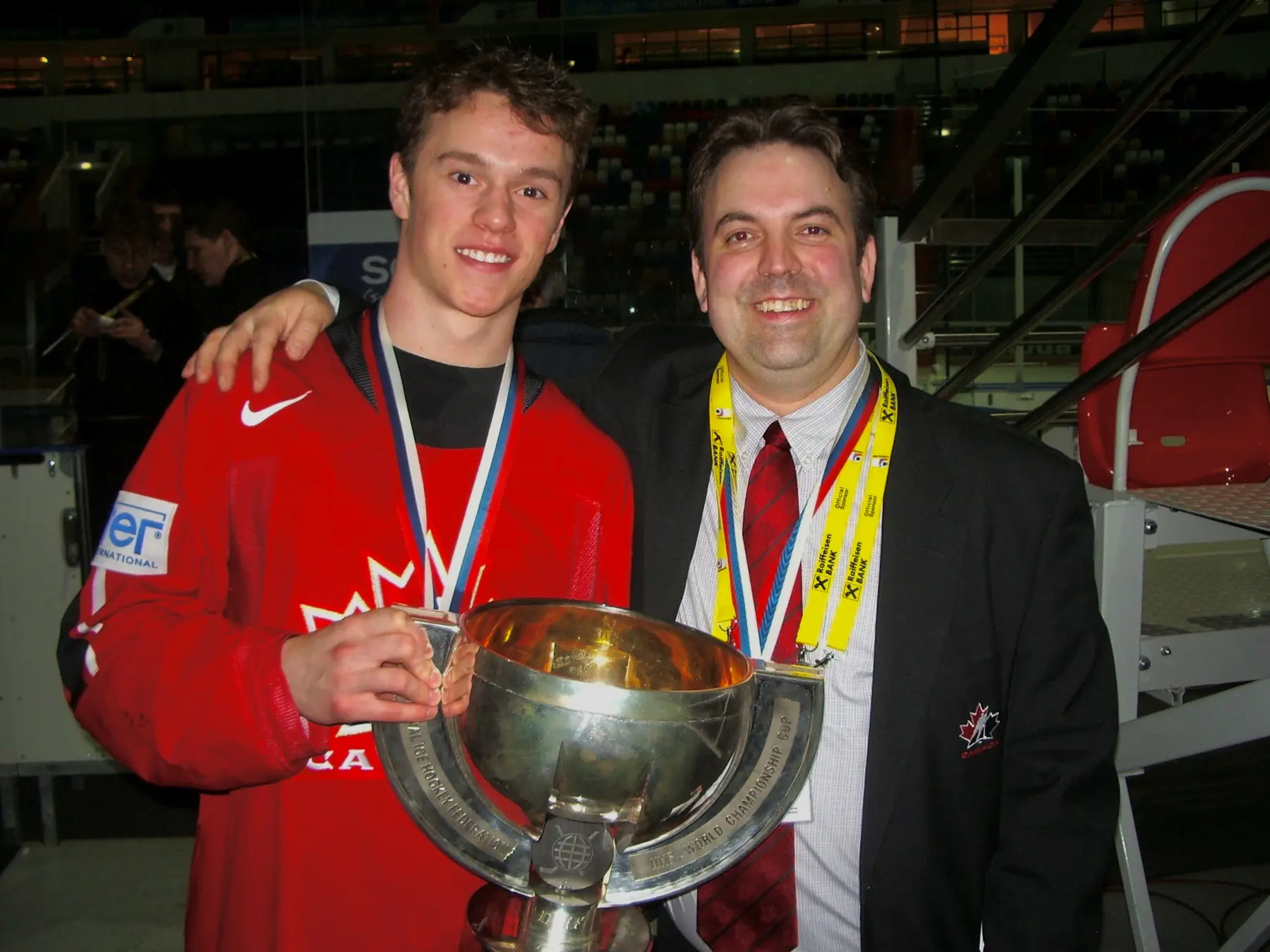 André Brin celebrates a gold medal with Jonathan Toews at the 2007 World Championship in Moscow, Russia.